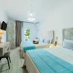Blue Bay Apartmanhotel Szkála Potamiász